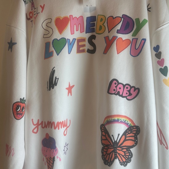 The Mayfair Group Somebody Loves You Crewneck in White - Picture 6 of 9